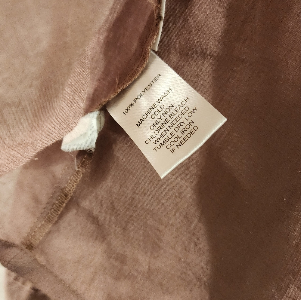 Loft Women's Mauve Button-Up Blouse - Picture 4 of 7